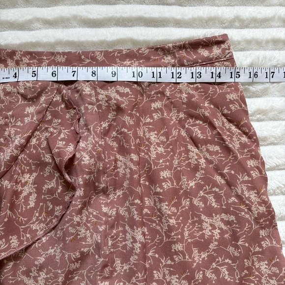 SHEIN Two Piece Skirt and Wrap Around Top Light Pink Womens Medium - Picture 5 of 8